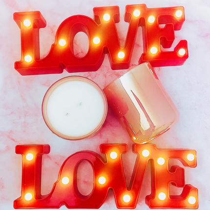 XOXO Love Candle Jasmine Amber Cotton Musk-0