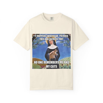 Funny Cat Lover T-Shirt - 'No One Remembers Me and My Cats' Design - Perfect Gift for Pet Owners