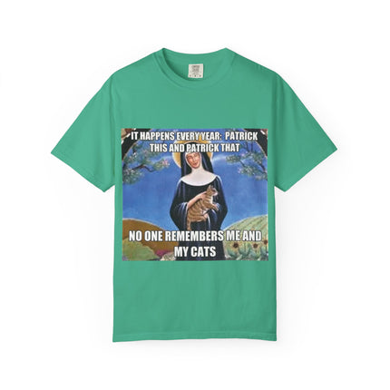 Funny Cat Lover T-Shirt - 'No One Remembers Me and My Cats' Design - Perfect Gift for Pet Owners