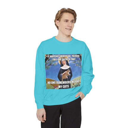 Humorous Unisex Sweatshirt - "No One Remembers Me and My Cats"