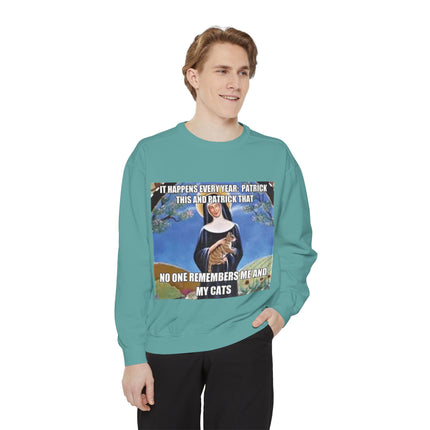 Humorous Unisex Sweatshirt - "No One Remembers Me and My Cats"