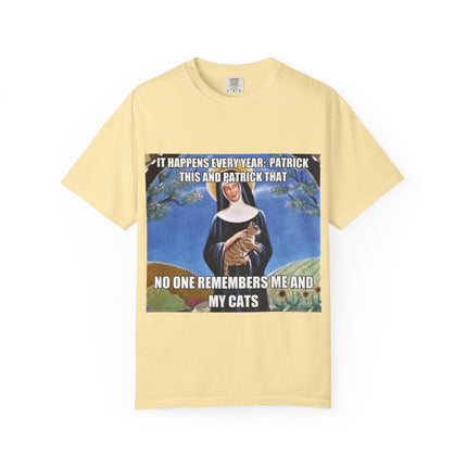 Funny Cat Lover T-Shirt - 'No One Remembers Me and My Cats' Design - Perfect Gift for Pet Owners