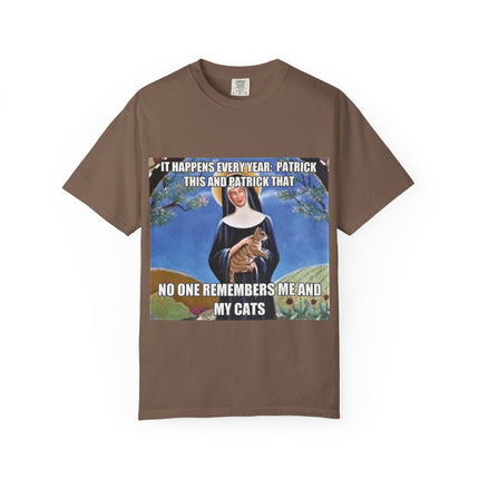 Funny Cat Lover T-Shirt - 'No One Remembers Me and My Cats' Design - Perfect Gift for Pet Owners