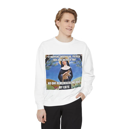Humorous Unisex Sweatshirt - "No One Remembers Me and My Cats"