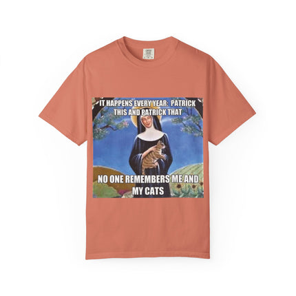 Funny Cat Lover T-Shirt - 'No One Remembers Me and My Cats' Design - Perfect Gift for Pet Owners