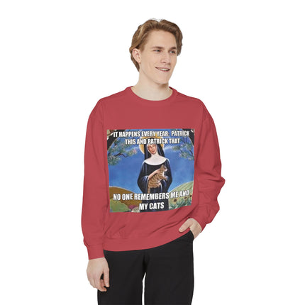 Humorous Unisex Sweatshirt - "No One Remembers Me and My Cats"
