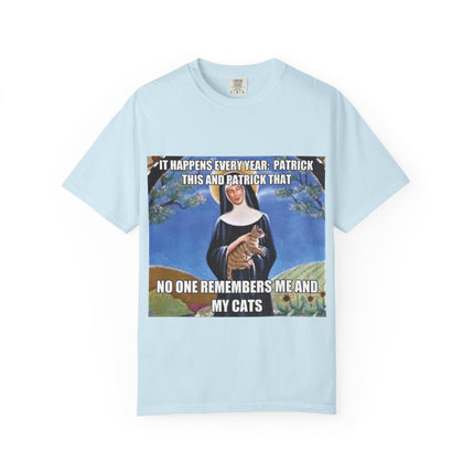 Funny Cat Lover T-Shirt - 'No One Remembers Me and My Cats' Design - Perfect Gift for Pet Owners