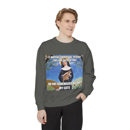 Humorous Unisex Sweatshirt - "No One Remembers Me and My Cats"