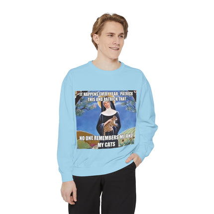 Humorous Unisex Sweatshirt - "No One Remembers Me and My Cats"