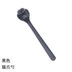 Black cat paw02