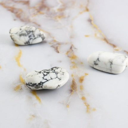 Howlite tumbled stone-3